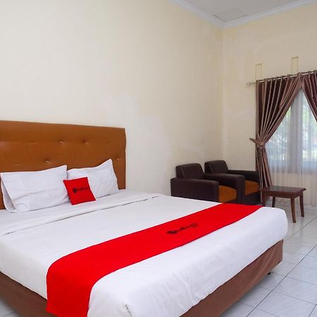 โอโย 2634 กรียา บิโรโว Hotel Wonosari ภายนอก รูปภาพ