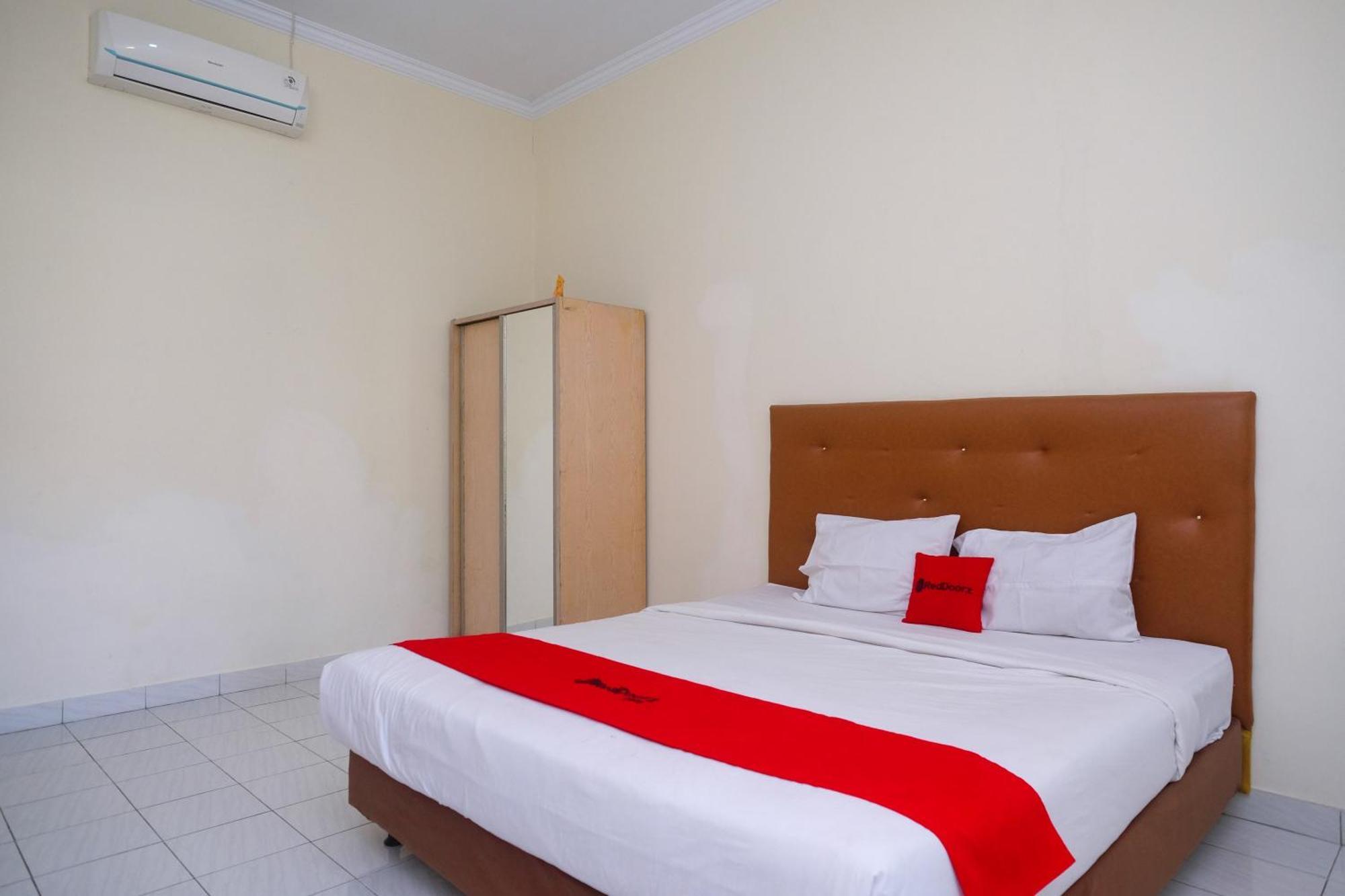 โอโย 2634 กรียา บิโรโว Hotel Wonosari ภายนอก รูปภาพ