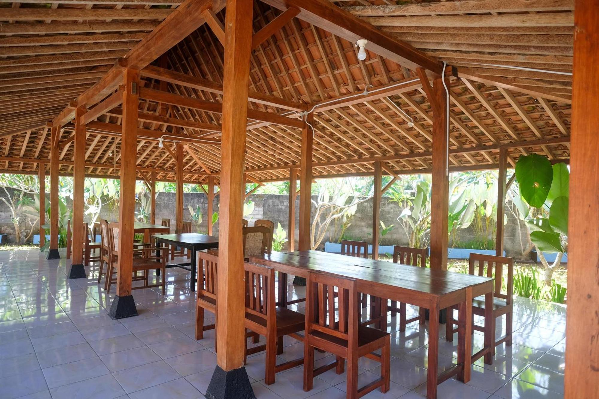 โอโย 2634 กรียา บิโรโว Hotel Wonosari ภายนอก รูปภาพ