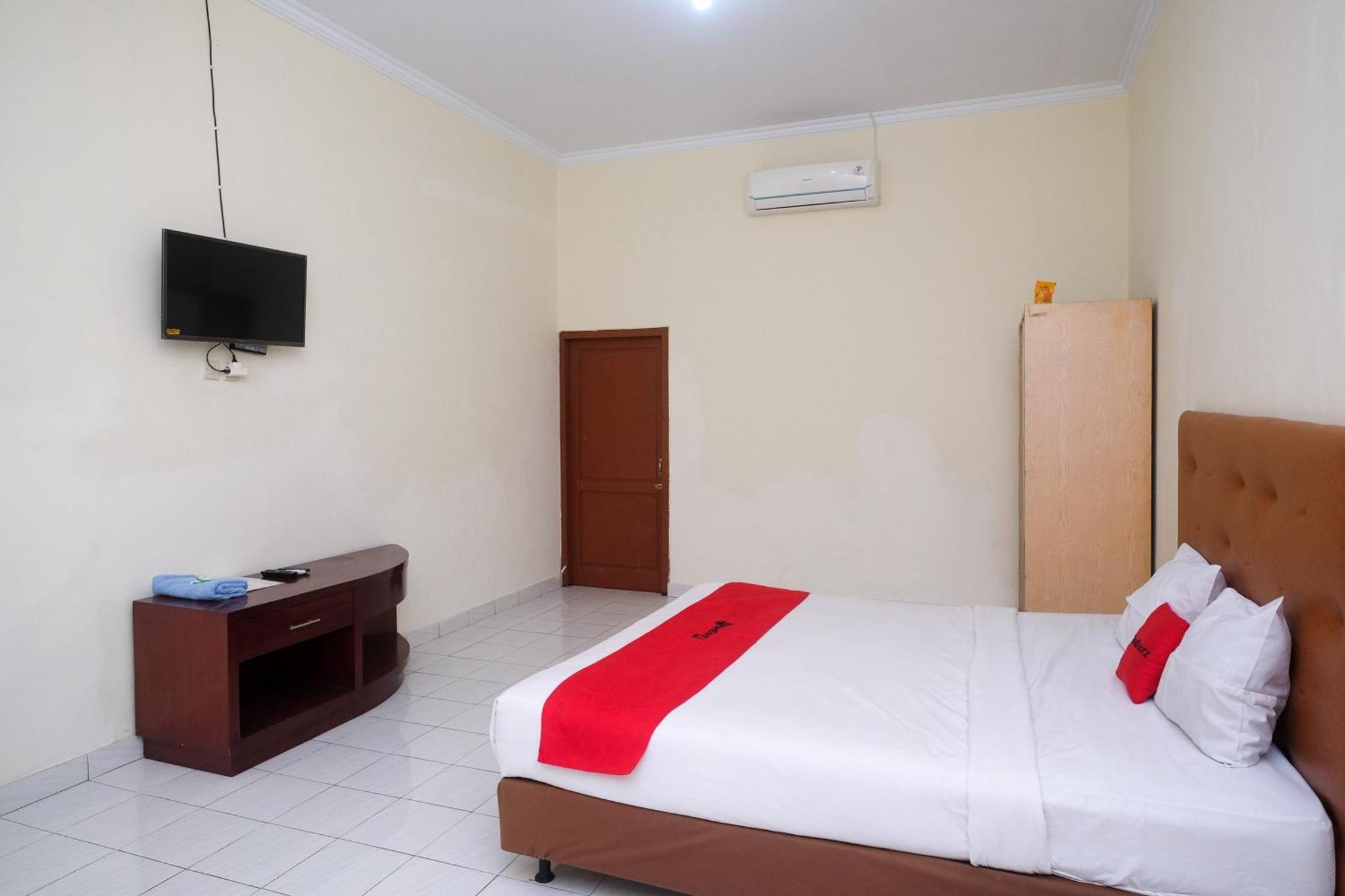 โอโย 2634 กรียา บิโรโว Hotel Wonosari ภายนอก รูปภาพ