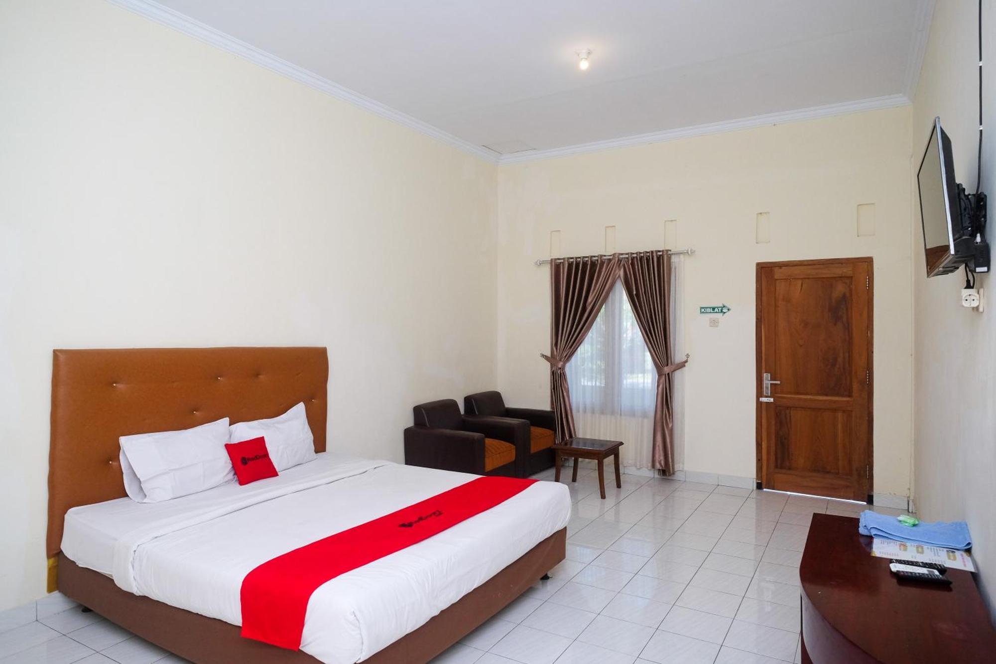 โอโย 2634 กรียา บิโรโว Hotel Wonosari ภายนอก รูปภาพ