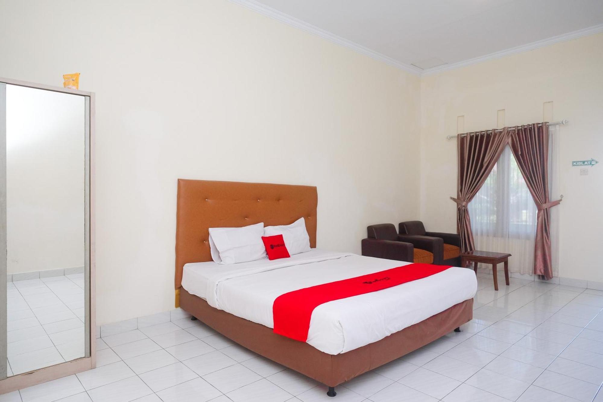 โอโย 2634 กรียา บิโรโว Hotel Wonosari ภายนอก รูปภาพ