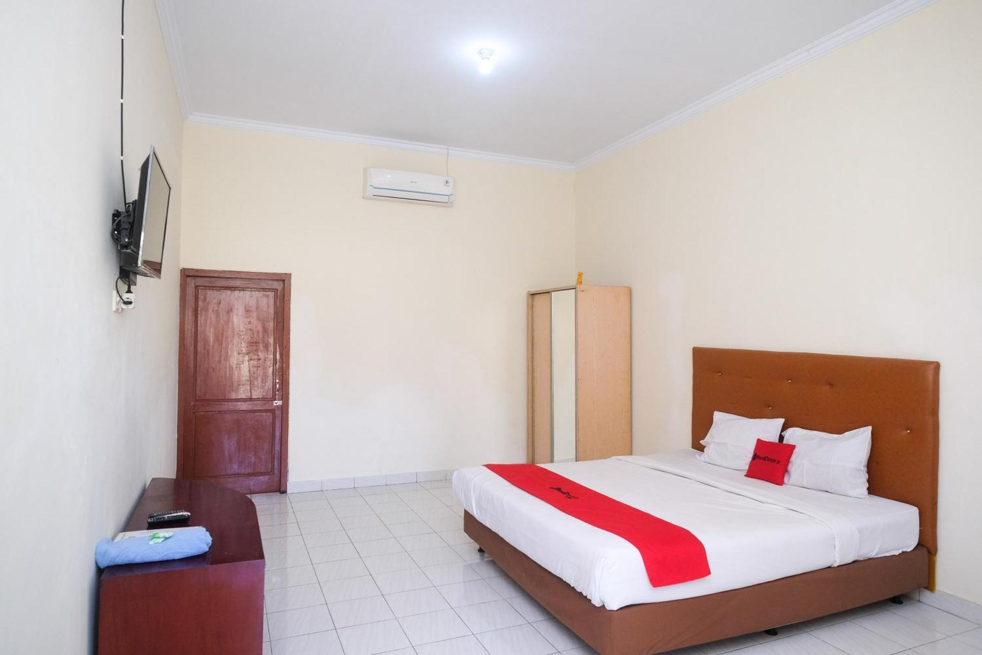 โอโย 2634 กรียา บิโรโว Hotel Wonosari ภายนอก รูปภาพ