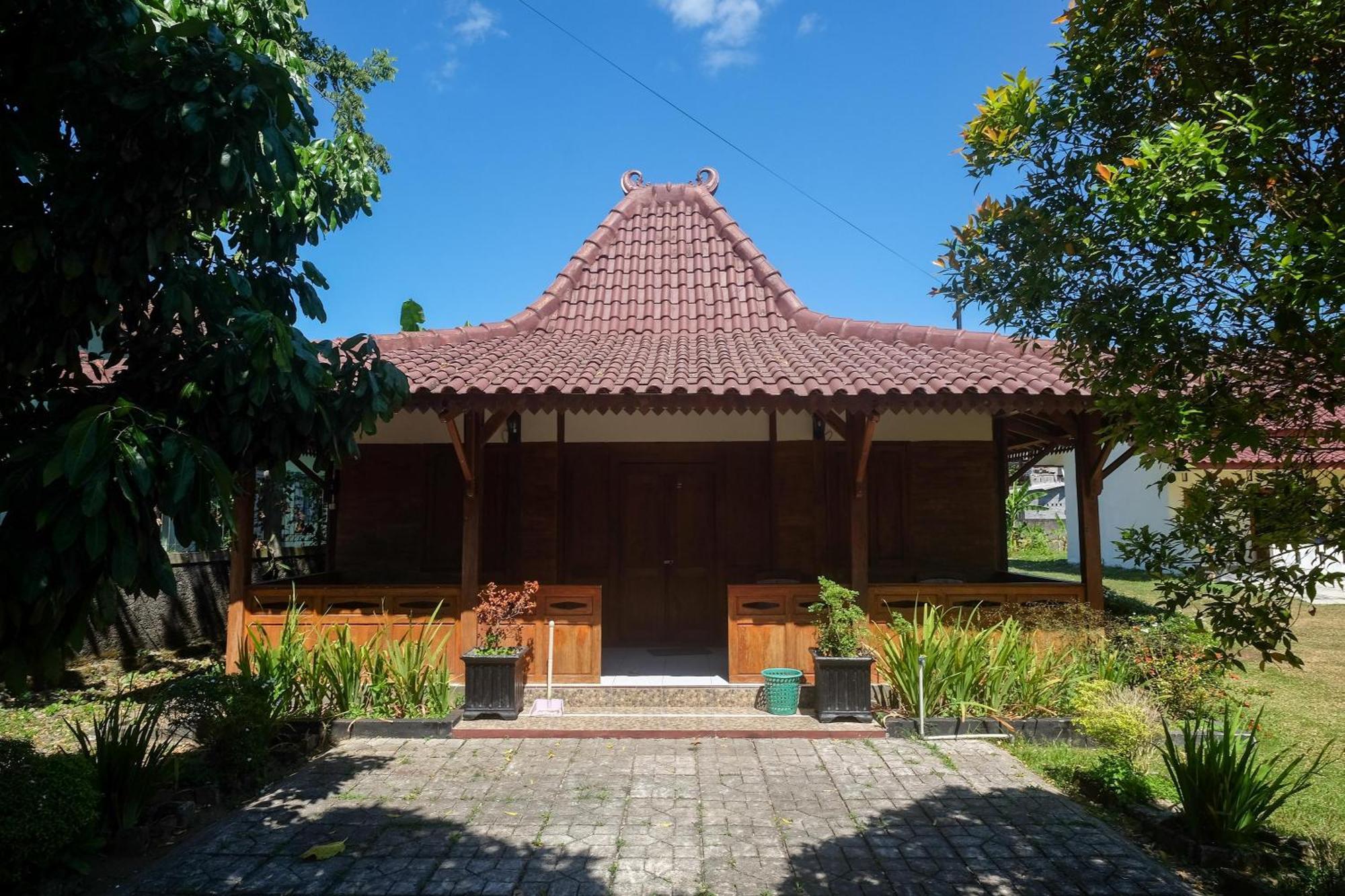 โอโย 2634 กรียา บิโรโว Hotel Wonosari ภายนอก รูปภาพ
