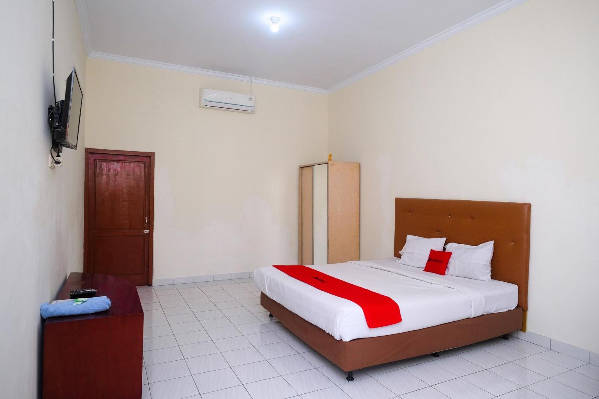 โอโย 2634 กรียา บิโรโว Hotel Wonosari ภายนอก รูปภาพ