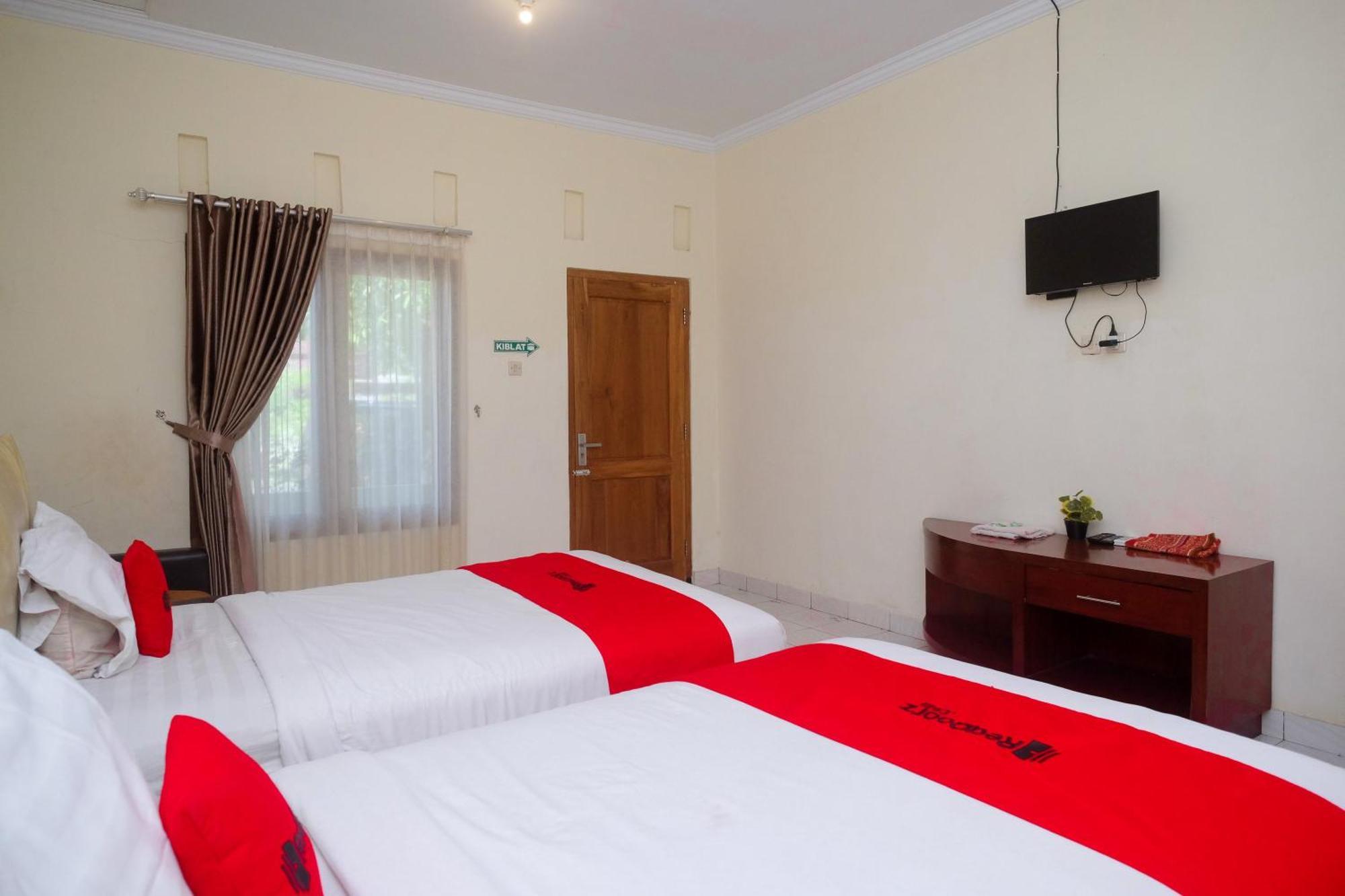 โอโย 2634 กรียา บิโรโว Hotel Wonosari ภายนอก รูปภาพ